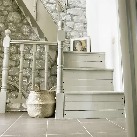 Prosilion Stone House * Argilia