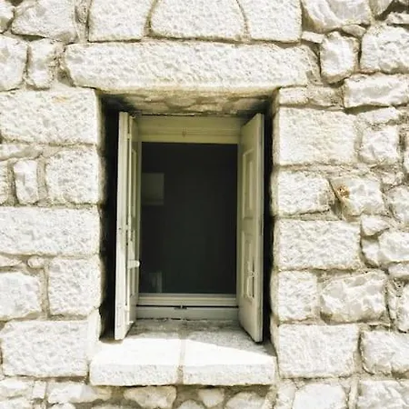 Feriehus Prosilion Stone House Argilia