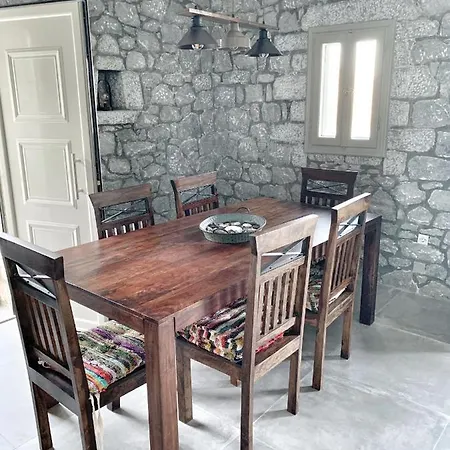 Feriehus Prosilion Stone House *
