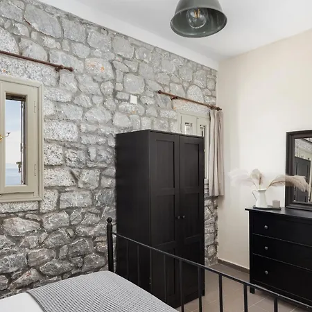 Prosilion Stone House Feriehus Argilia