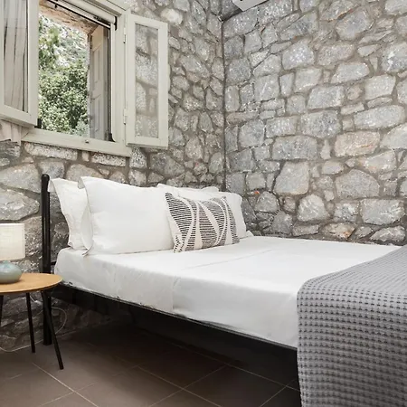 Feriehus Prosilion Stone House *