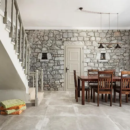 Prosilion Stone House Feriehus Argilia