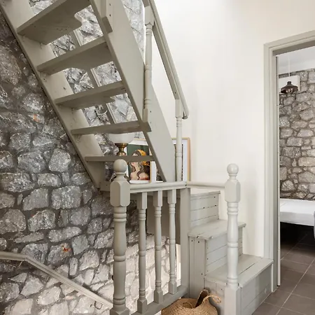 Prosilion Stone House Feriehus