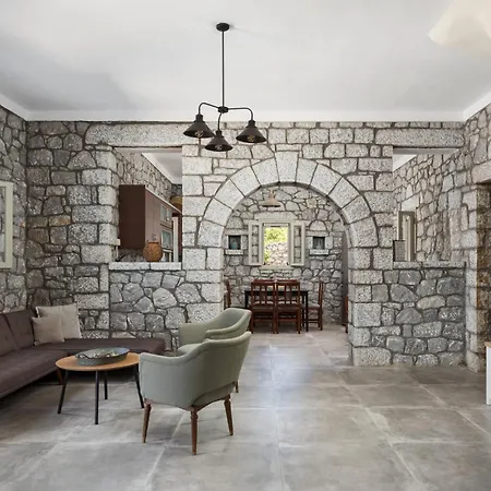 Feriehus Prosilion Stone House *